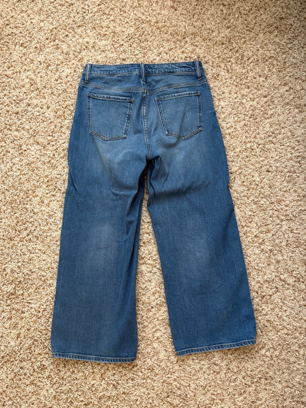 Quince Straight-Leg Women's Jeans in Medium Blue - Picture 7 of 8